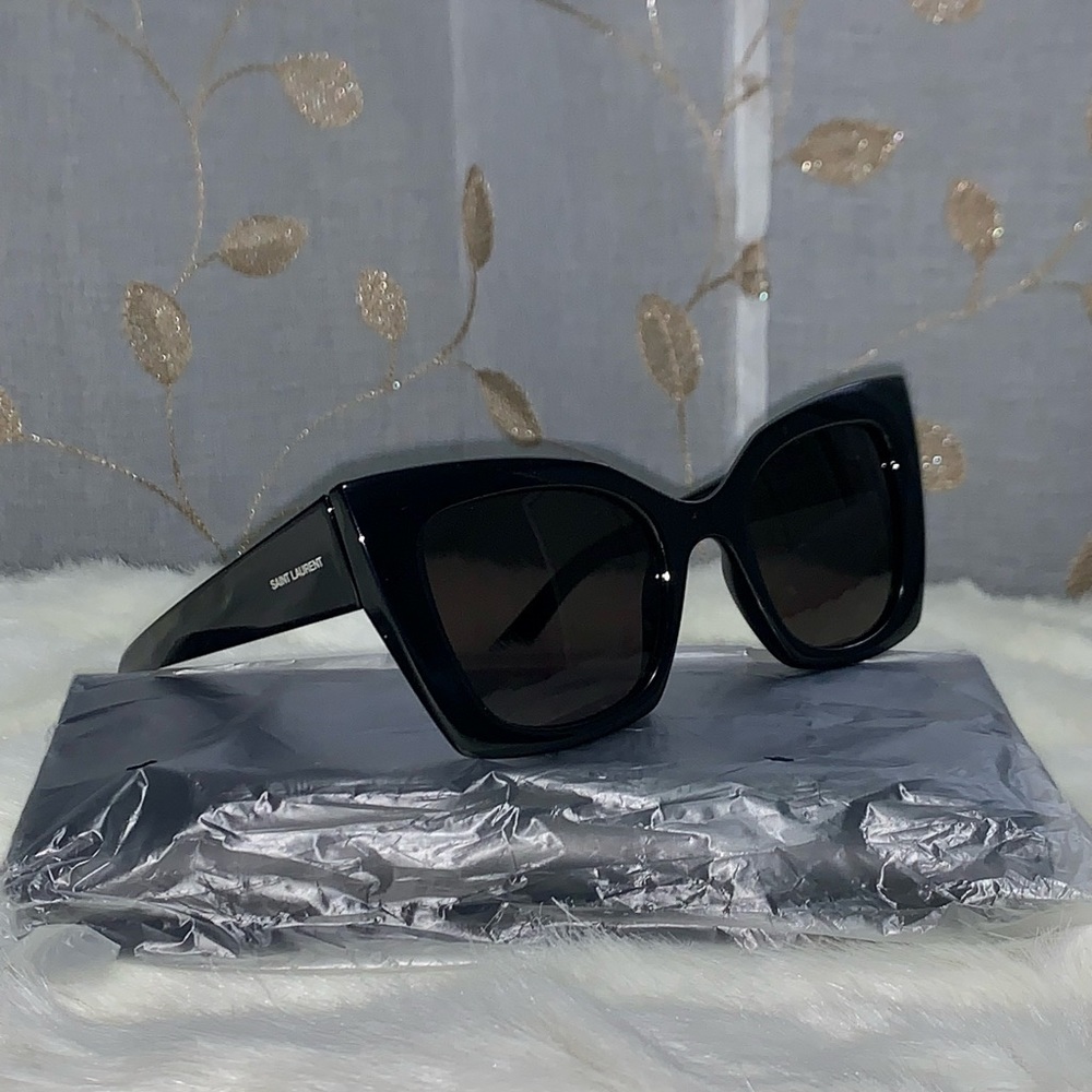 New !!! Saint Laurent sunglasses SL 552 - 001 Authentic